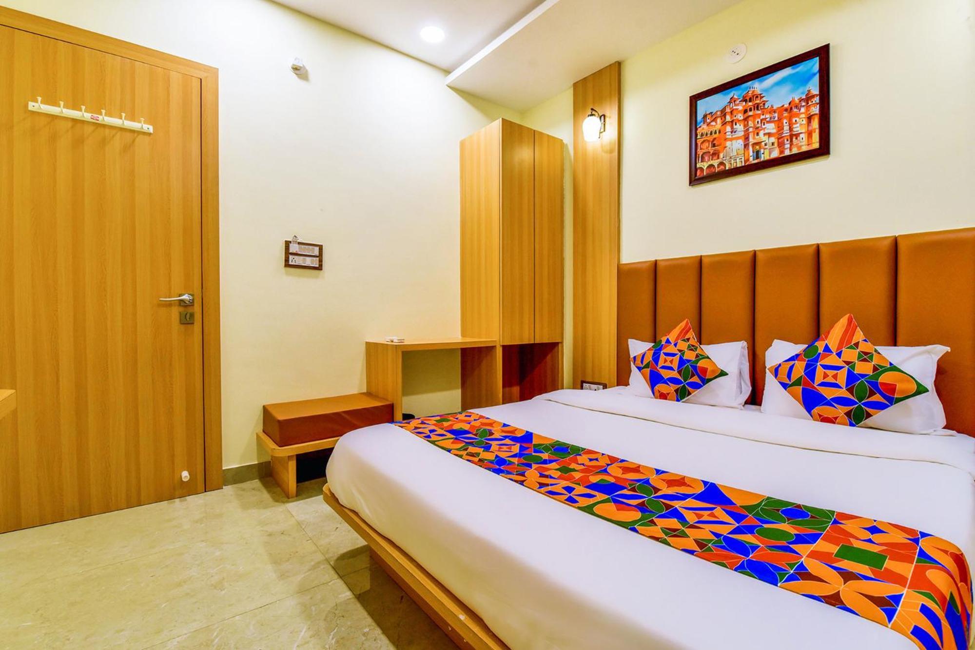 Hotel Fabexpress Mewar Shine Udaipur Exterior foto